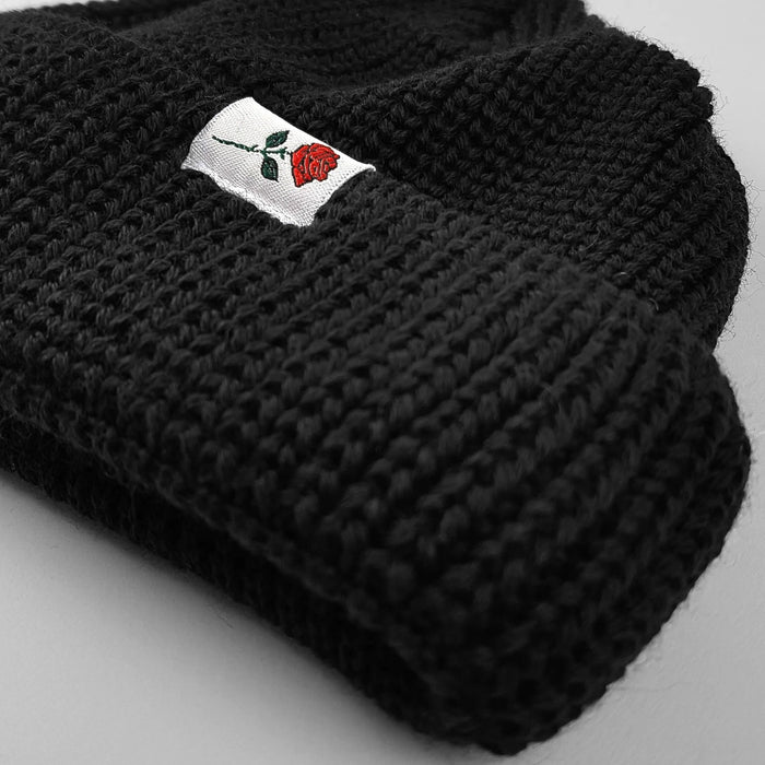 BONNET COURT EN LAINE ROSE - NOIR