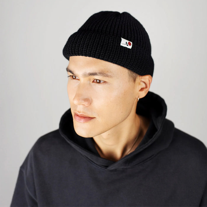 BONNET COURT EN LAINE ROSE - NOIR